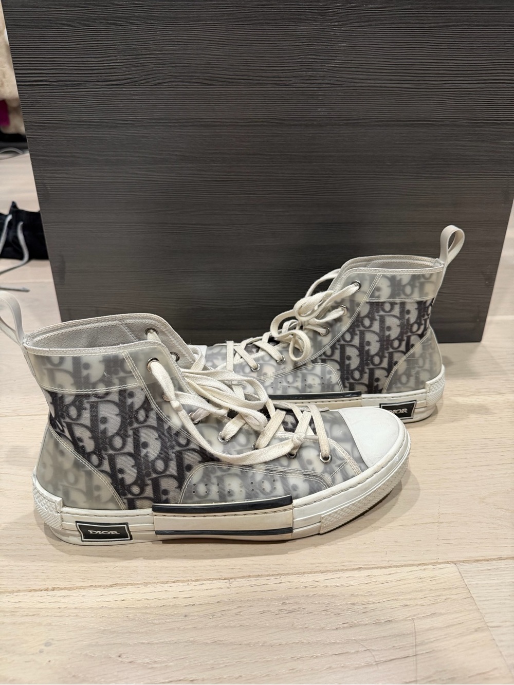 Dior Men’s Size 42/10: B23 High Top Sneaker White/Gray COMES WITH BOX, Dust bag - Picture 5 of 8